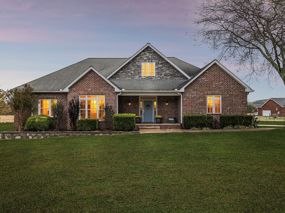 1st image of 521 Vance Ln