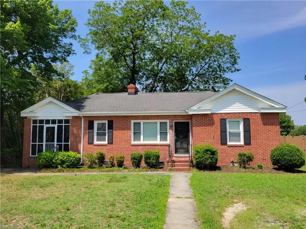 101 Red Point Dr, Smithfield, VA 23430