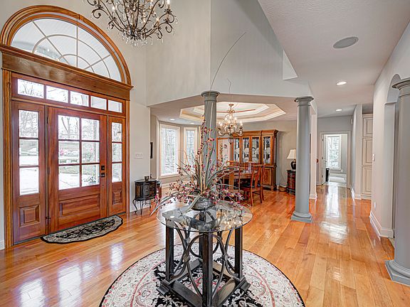 3rd image of 6145 Creekside Ct