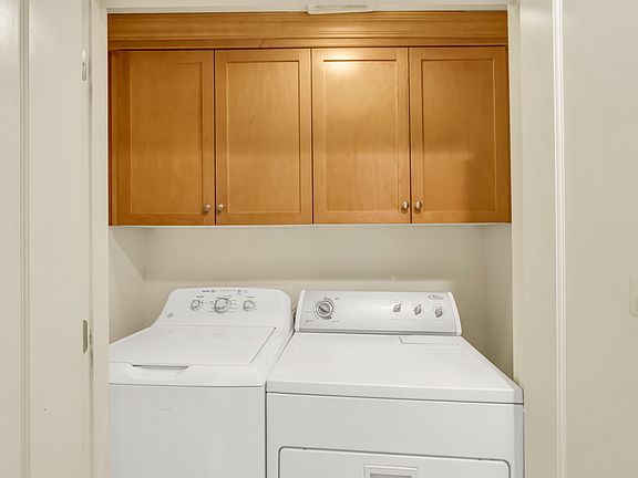 4th image of 936 52nd St