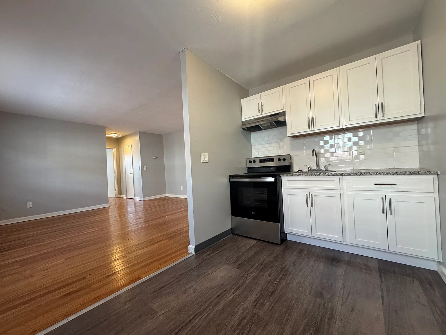 1 bed, 800 sqft, $1,150 — Photo 3