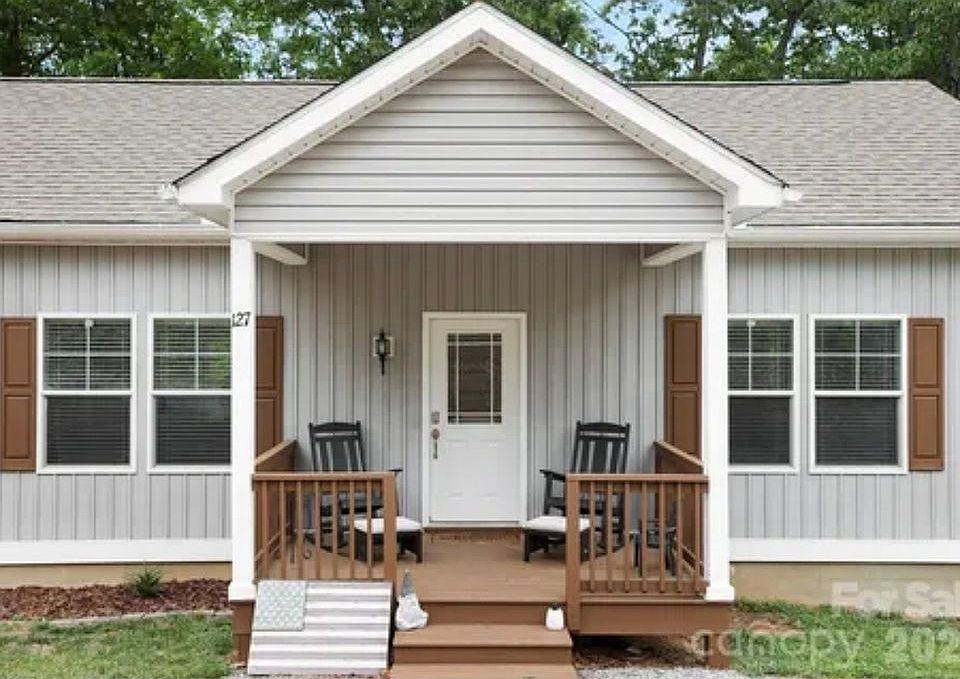 1st image of 127 Cairens Ridge Dr