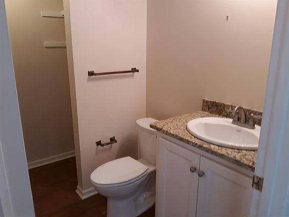 4th image of 804 Turkey Foot Ct APT 2