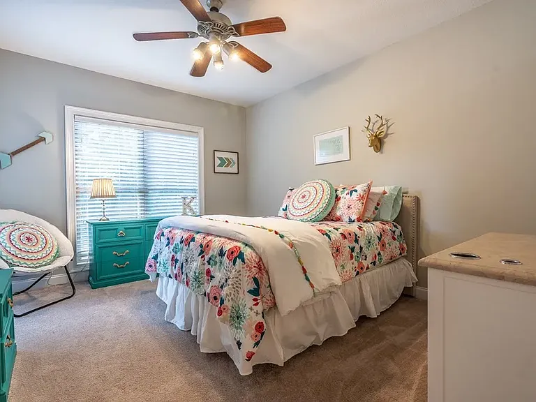 291 Greystone Dr — Photo 7