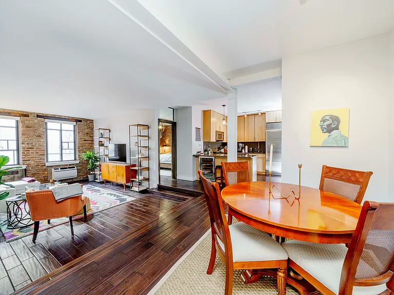 255 W 23rd St #4HW — Photo 1