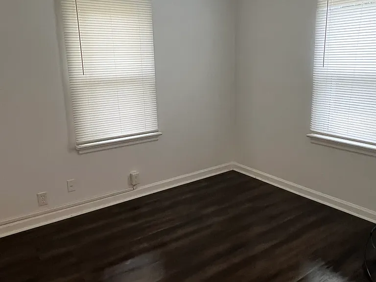 6000 Eaton Dr — Photo 9