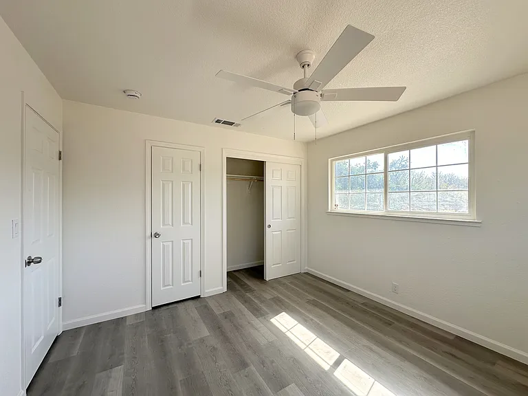 15050 Cottage Ave — Photo 17