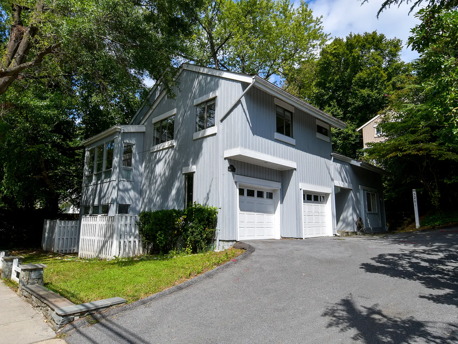 5 bed, 3.5 bath, 3381 sqft, $6,700 — Photo 2