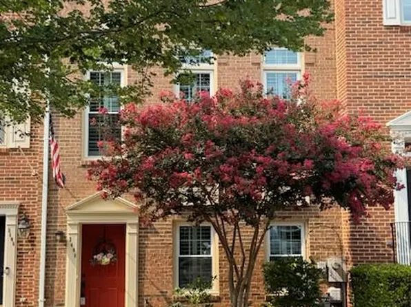 2408 Garnett Dr, Alexandria, VA 22311