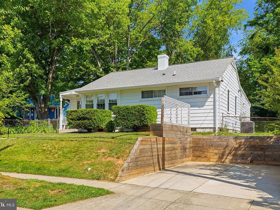 1st image of 1102 Broadwood Dr