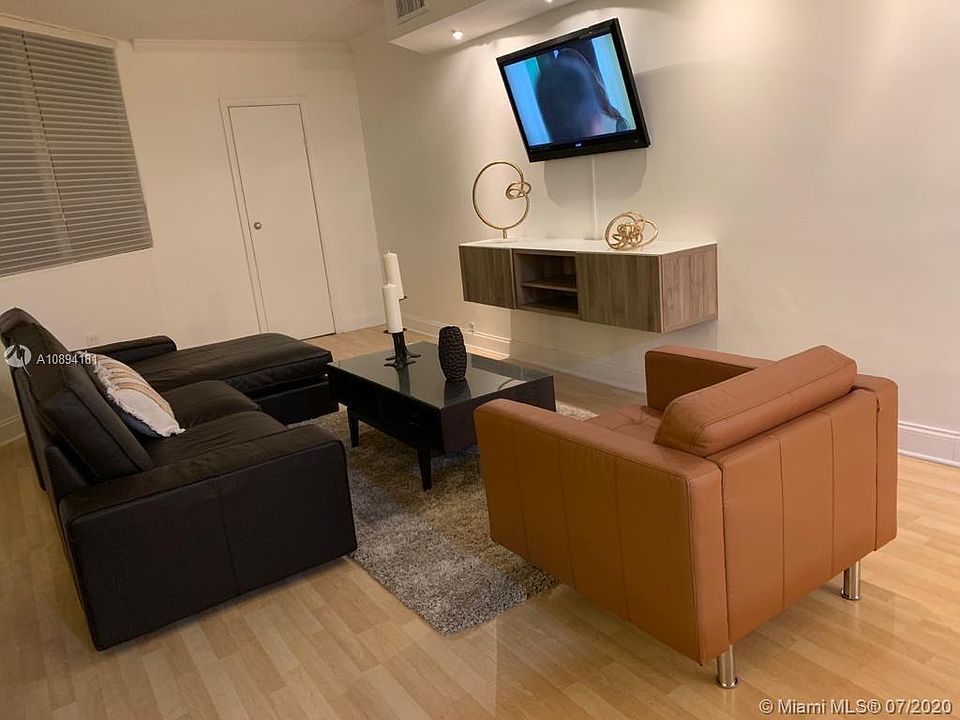 1st image of 825 Brickell Bay Dr APT 342