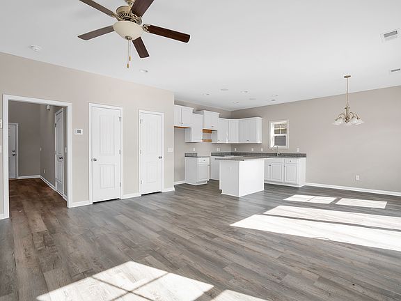 4th image of 10 Callongton Dr