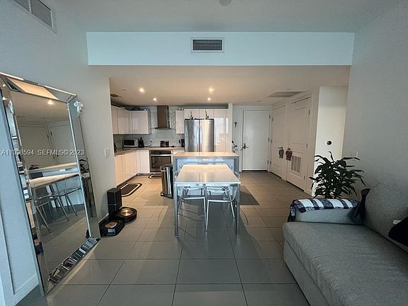 3rd image of 1601 NE 1st Ave