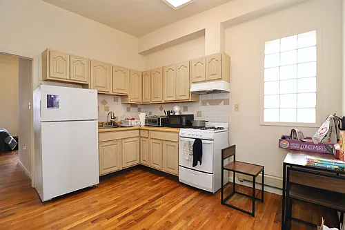 359 2nd St #4E Photo 1