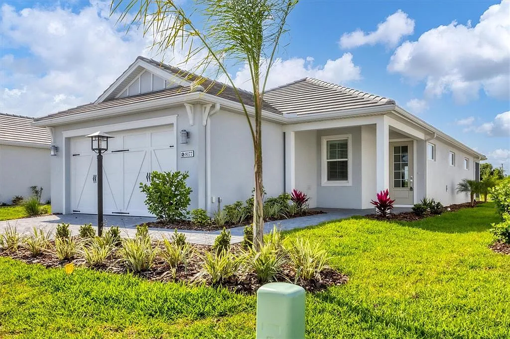 2 bed, 2.0 bath, 1798 sqft, $3,300 — Photo 3