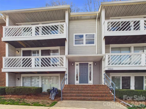 9511 Shannon Green Dr APT E, Charlotte, NC 28213