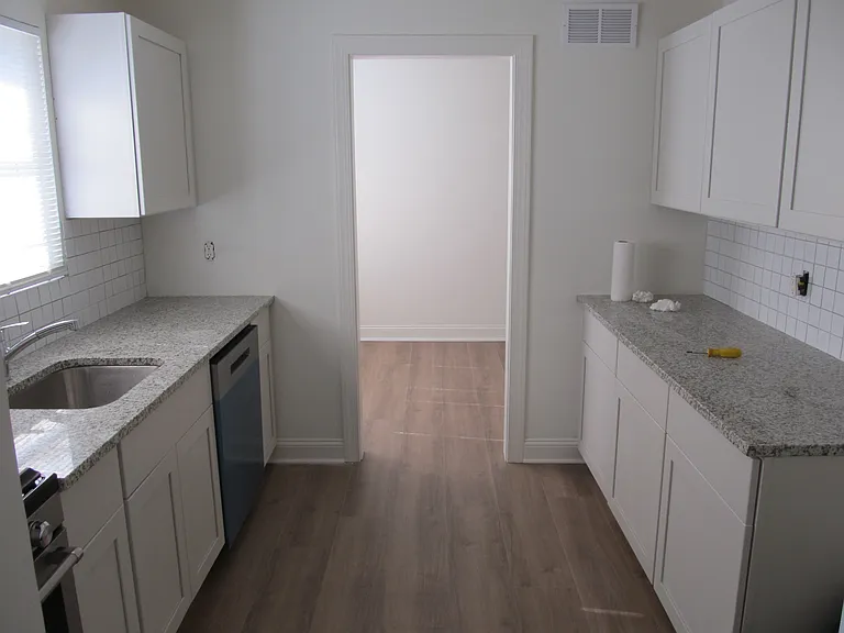 410 Trinity Ave — Photo 5