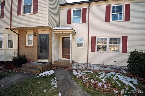 4 White Oaks Dr Photo 1