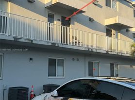 1955 NW 5th Pl, Miami, FL