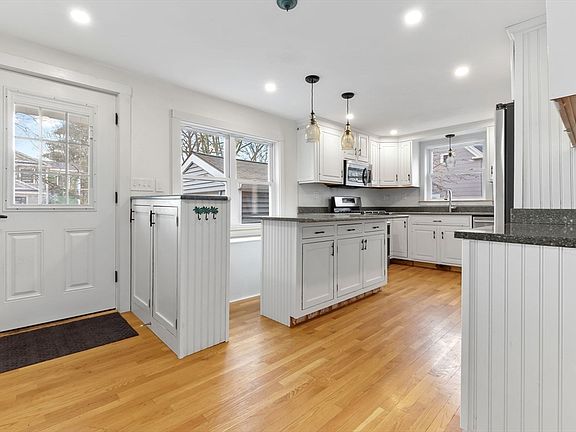 4th image of 3 Rosedale Ave