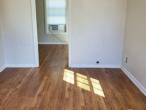 5th image of 1704-1706 Mulford St #1704