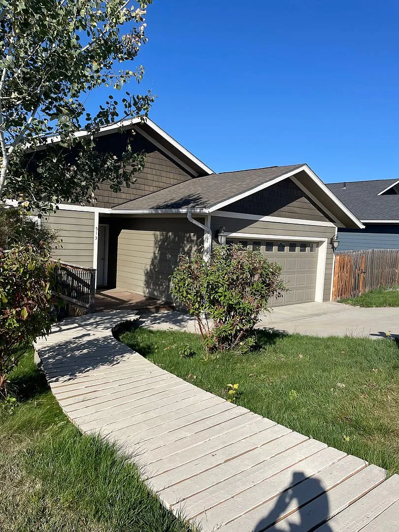 Beautiful 4 bedroom, 3 bathroom home in Palouse — Photo 2