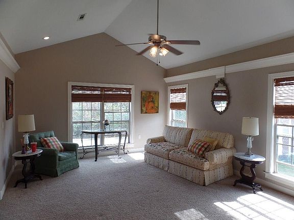 5th image of 4005 Cortney Cir