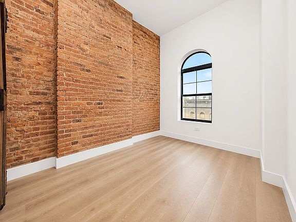 4th image of 727 Knickerbocker Ave #1A
