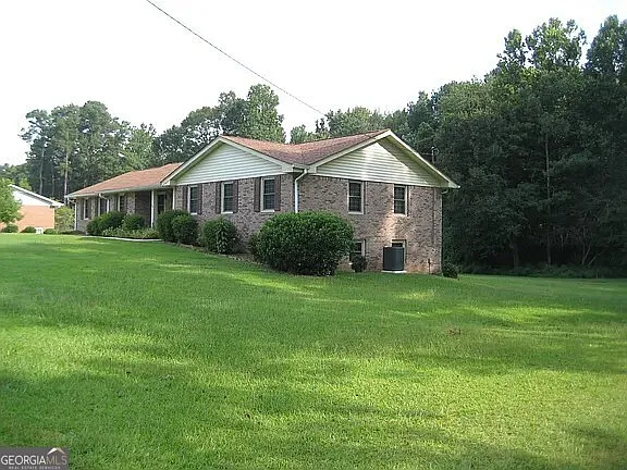 145 Redwood Cir — Photo 2