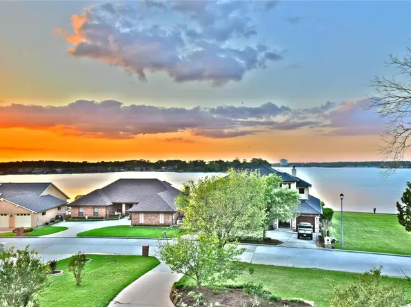 179 April Waters Dr N, Montgomery, TX 77356