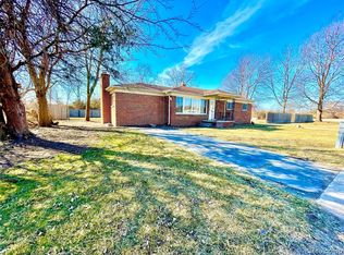 11912 Michael St, Taylor, MI 48180