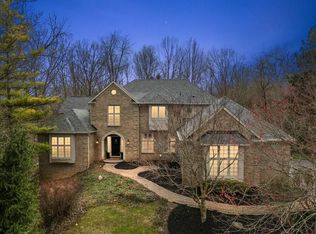 4770 Forest Ridge Ct, Rochester, MI 48306