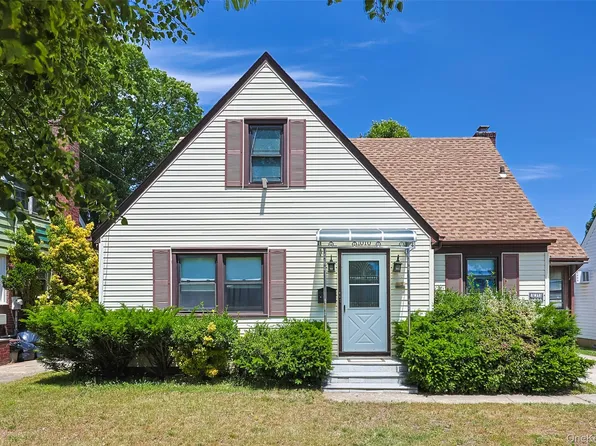 1010 Polk Avenue, Franklin Square, NY 11010