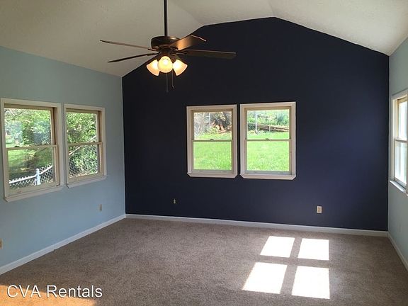 4th image of 4544 Greenwood Dr #A