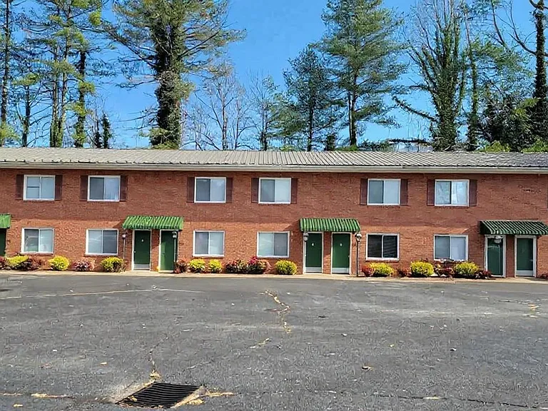 Meadowood Apartments — Photo 45