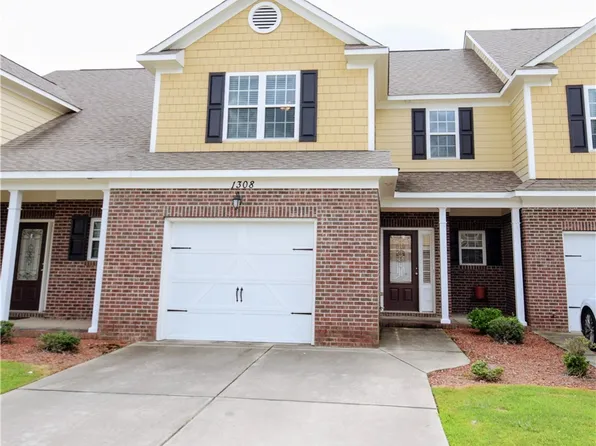 1308 Braybrooke Pl, Fayetteville, NC 28314