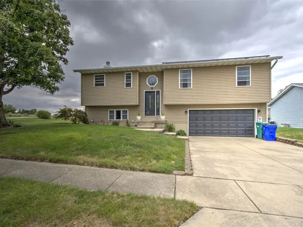 2797 Deerpath Park Dr, Decatur, IL 62521