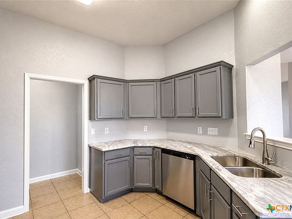 3rd image of 7108 Bluegrass Ct