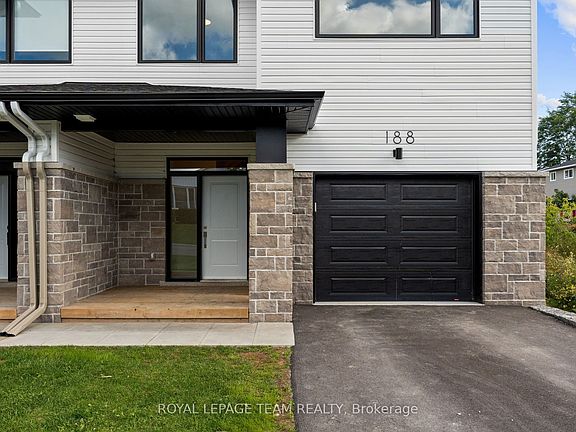 3rd image of 188 Adelaide St