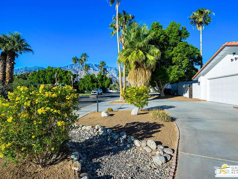 2750 E Vincentia Rd — Photo 11