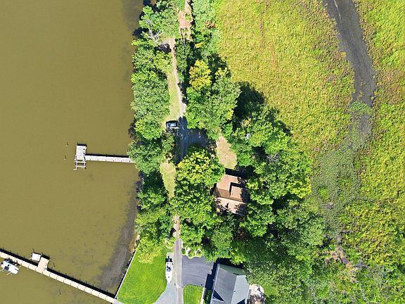 5th image of 454 Wood Landing Rd
