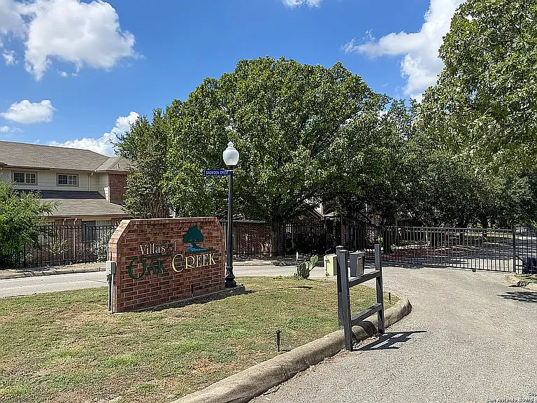 3 bed, 1400 sqft, $1,700 — Photo 3