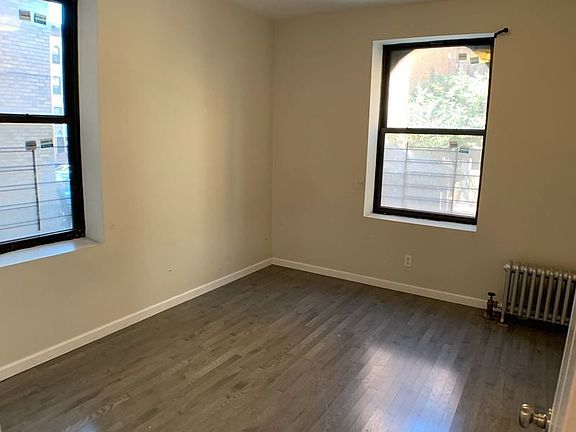 5th image of 377 Montgomery St #3A