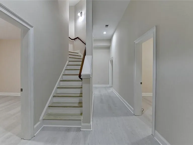2230 Manor Creek Ct — Photo 38