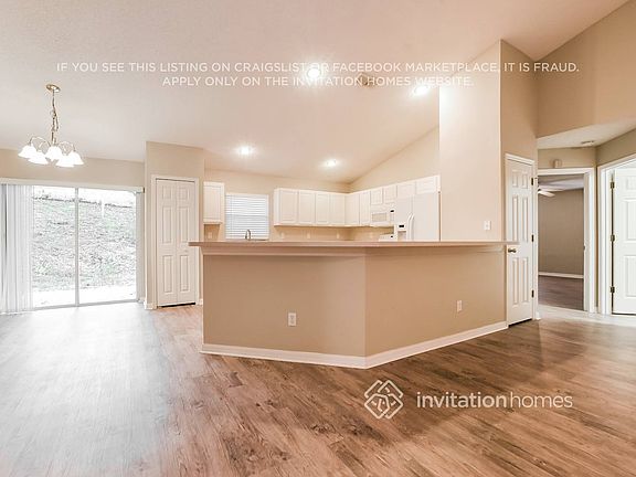 3rd image of 1511 Canopy Oaks Dr