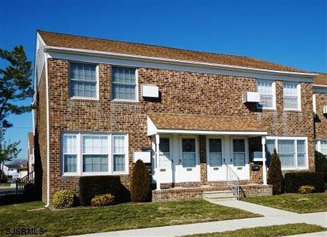 1st image of 3552 Simpson Ave #90