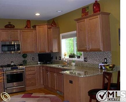Maple Kitchen with Granite