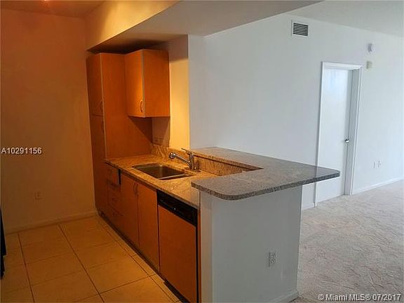 3rd image of 18800 NE 29th Ave APT 813