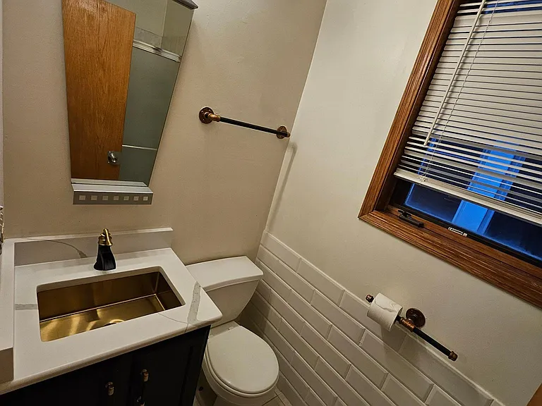 2446 W Arthington St #2 — Photo 22