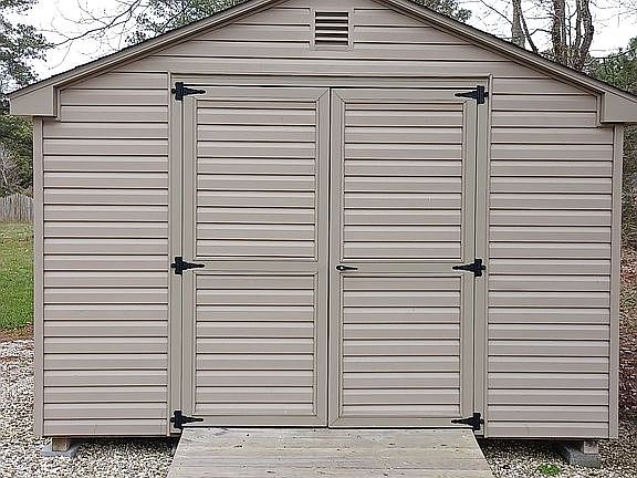12'x16' shed w/ electric